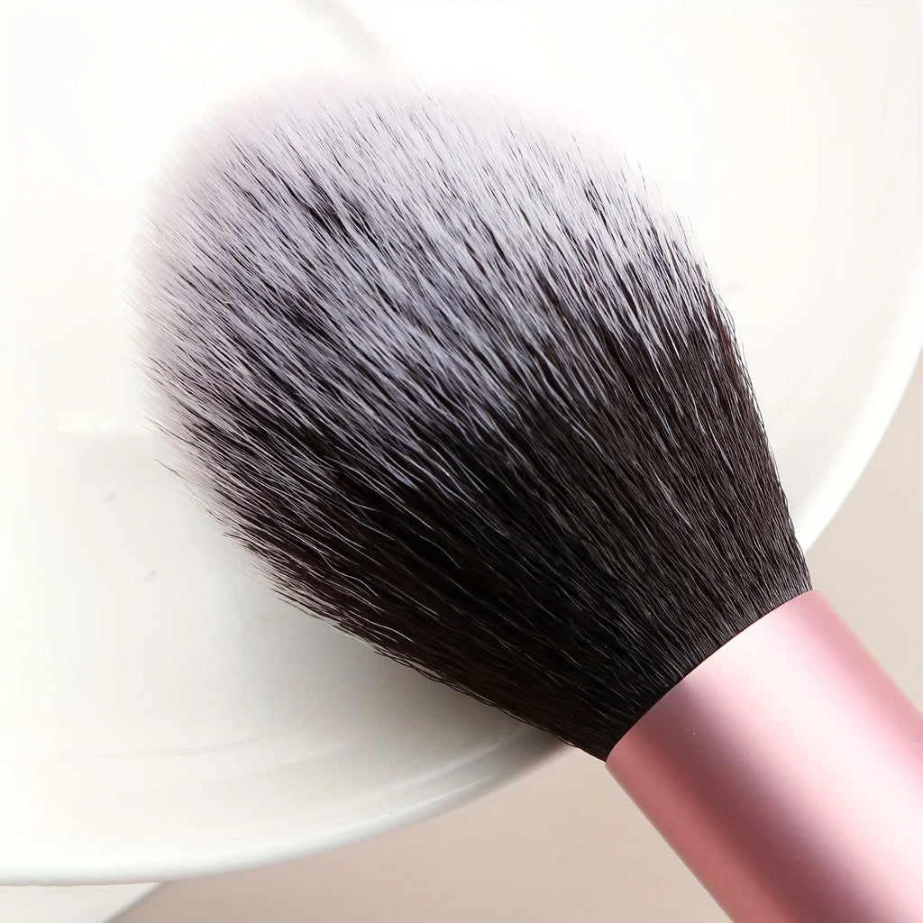 1pc Blush Brush For Applying Powder Blush On Cheeks To Sculpt And Define Your Face For A Refined Look