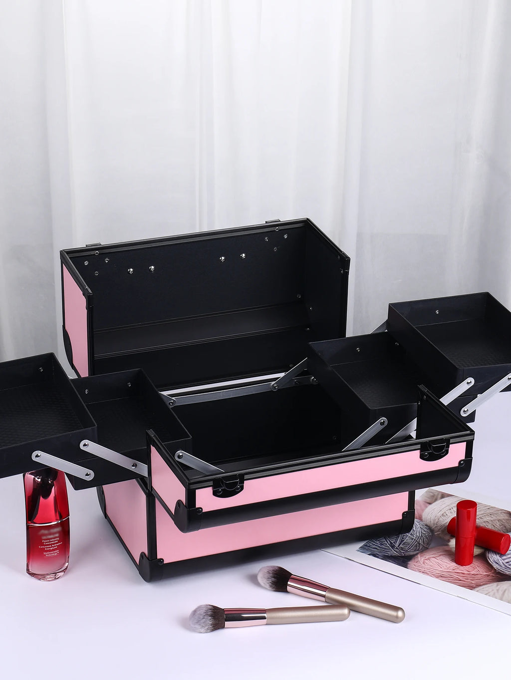 Makeup Train Box With Professional Adjustable 4 Trays Makeup Box Makeup Storage Box With Lock And Compartment