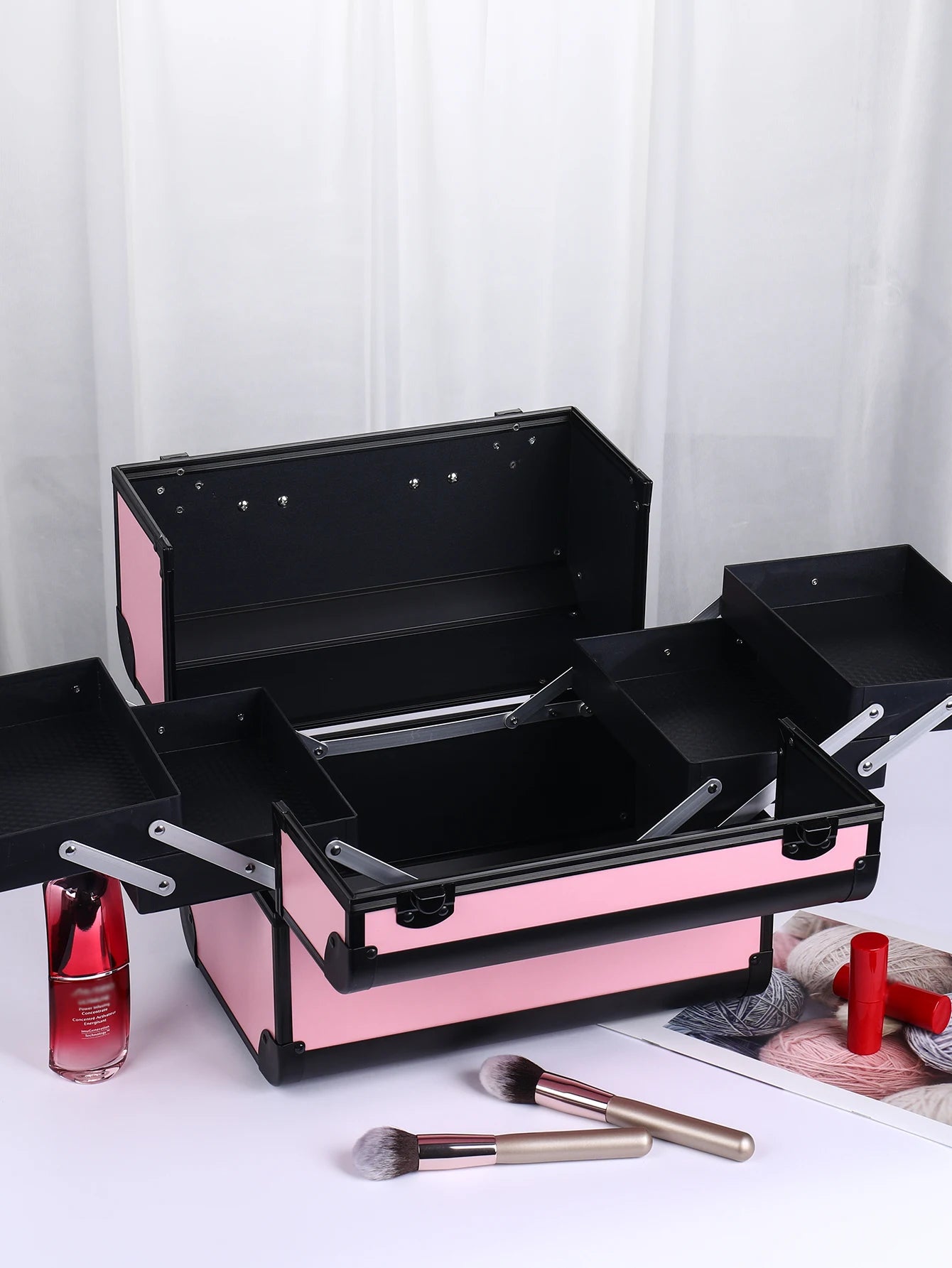 Makeup Train Box With Professional Adjustable 4 Trays Makeup Box Makeup Storage Box With Lock And Compartment